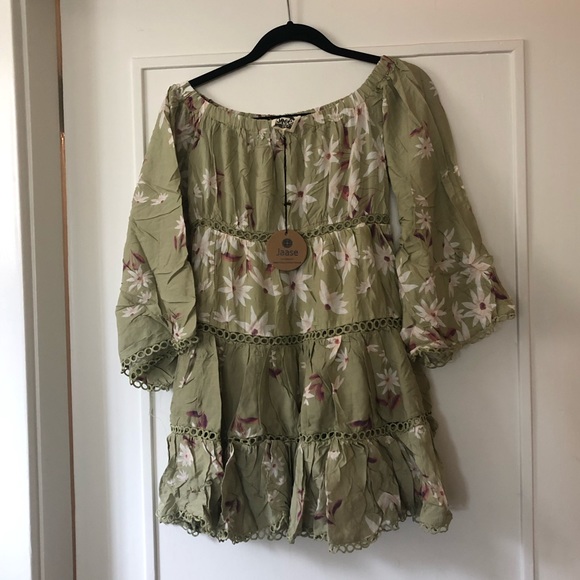 NWT LF Jaase Australian Off Shoulder Boho Dress - Picture 5 of 6